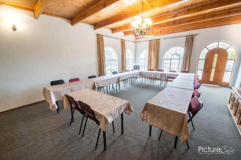 Just Tiffany Guest House & Conference Facility Почефструм Экстерьер фото