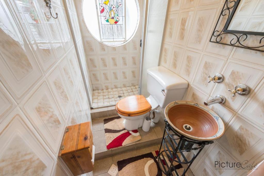 Just Tiffany Guest House & Conference Facility Почефструм Экстерьер фото